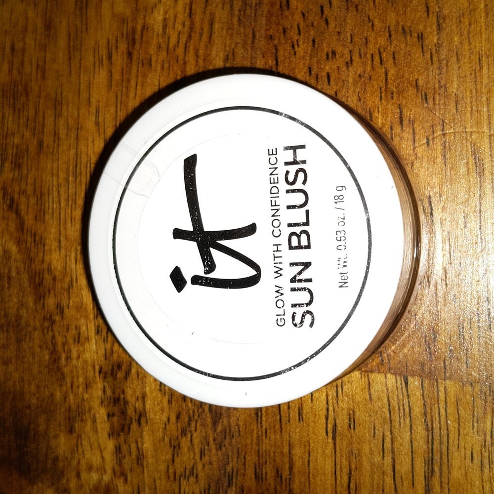 Sealed Sunlit 10 GLOW WITH CONFIDENCE SUN CREAM BLUSH .63